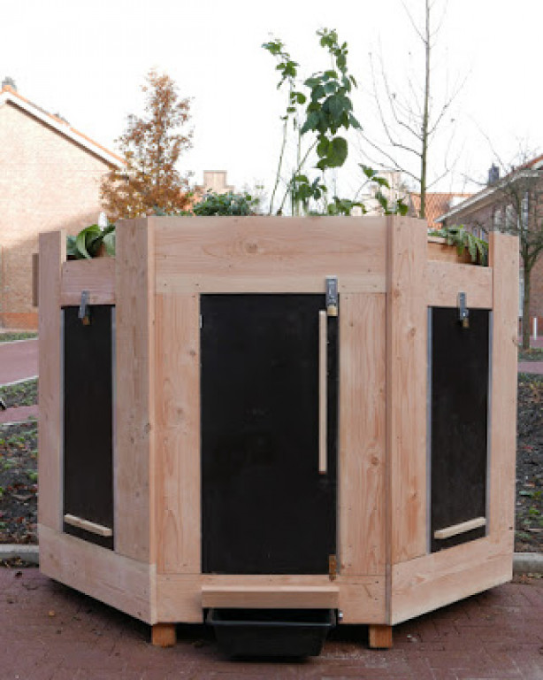 CommunityComposter_vertGarden19_kl.jpg